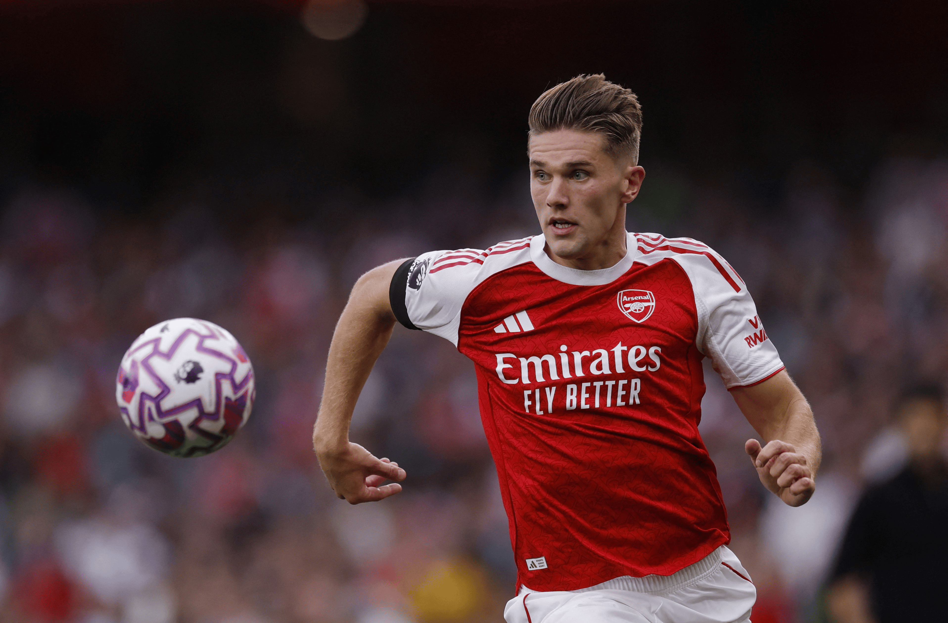 爱游戏入口 -国际比赛日突围战来临，利物浦围绕欧篮联调整名单，媒体盛赞，赛程密集仍需轮换(上海男篮第四外援抵达洛夫顿)